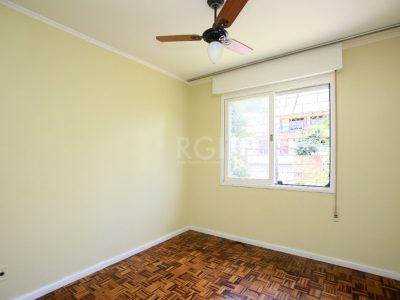 Apartamento à venda com 93m², 3 quartos, 1 suíte, 1 vaga no bairro Petrópolis em Porto Alegre - Foto 2