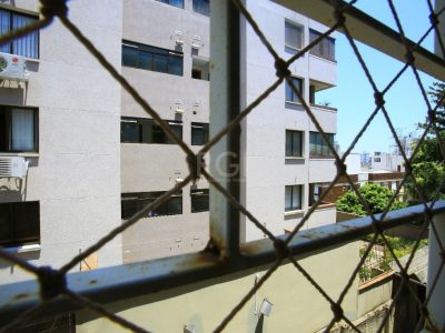 Apartamento à venda com 93m², 3 quartos, 1 suíte, 1 vaga no bairro Petrópolis em Porto Alegre - Foto 20