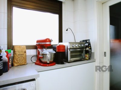 Apartamento à venda com 106m², 3 quartos, 1 suíte, 2 vagas no bairro Bela Vista em Porto Alegre - Foto 9