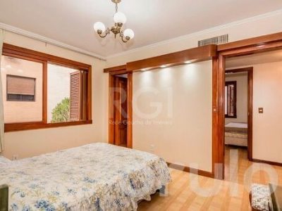 Cobertura à venda com 244m², 3 quartos, 1 suíte, 2 vagas no bairro Petrópolis em Porto Alegre - Foto 27