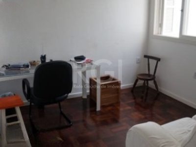 Apartamento à venda com 77m², 3 quartos no bairro Petrópolis em Porto Alegre - Foto 9