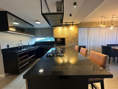 Apartamento à venda com 121m², 3 quartos, 1 suíte, 2 vagas no bairro Menino Deus em Porto Alegre - Foto 4