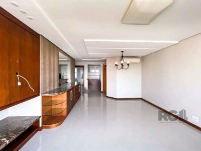 Apartamento à venda com 105m², 3 quartos, 1 suíte, 2 vagas no bairro Petrópolis em Porto Alegre - Foto 2