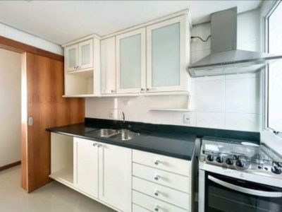 Apartamento à venda com 105m², 3 quartos, 1 suíte, 2 vagas no bairro Petrópolis em Porto Alegre - Foto 4