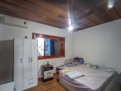 Casa à venda com 136m², 3 quartos, 2 suítes, 2 vagas no bairro Petrópolis em Porto Alegre - Foto 12