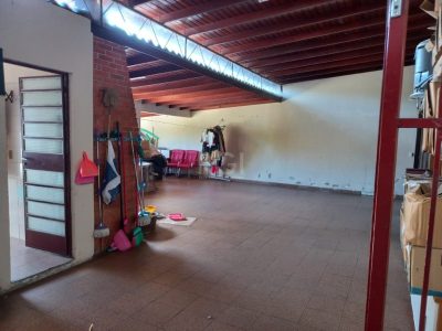 Casa à venda com 396m², 4 quartos, 2 suítes, 6 vagas no bairro Chácara das Pedras em Porto Alegre - Foto 28