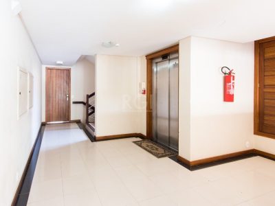 Apartamento à venda com 113m², 3 quartos, 1 suíte, 2 vagas no bairro Cristal em Porto Alegre - Foto 4