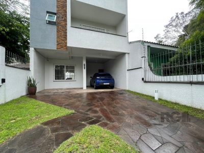 Casa à venda com 193m², 3 quartos, 2 suítes, 3 vagas no bairro Ipanema em Porto Alegre - Foto 4