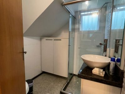 Casa à venda com 193m², 3 quartos, 2 suítes, 3 vagas no bairro Ipanema em Porto Alegre - Foto 10