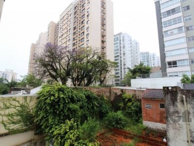 Apartamento à venda com 60m², 2 quartos, 1 suíte, 1 vaga no bairro Passo d'Areia em Porto Alegre - Foto 3