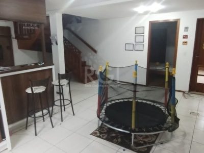 Casa à venda com 136m², 3 quartos, 2 suítes, 2 vagas no bairro Petrópolis em Porto Alegre - Foto 23