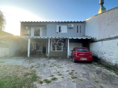 Casa à venda com 198m², 4 quartos, 2 suítes, 4 vagas no bairro Ipanema em Porto Alegre - Foto 12