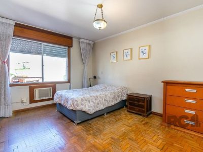 Apartamento à venda com 114m², 3 quartos, 1 suíte, 2 vagas no bairro São João em Porto Alegre - Foto 6