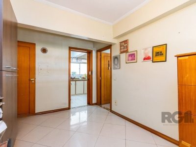 Apartamento à venda com 114m², 3 quartos, 1 suíte, 2 vagas no bairro São João em Porto Alegre - Foto 4