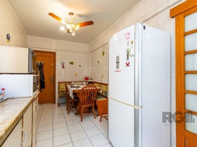 Apartamento à venda com 114m², 3 quartos, 1 suíte, 2 vagas no bairro São João em Porto Alegre - Foto 12