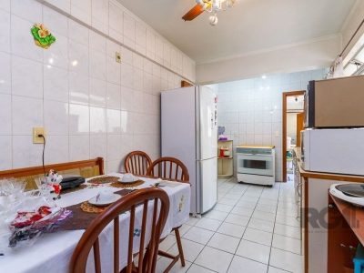 Apartamento à venda com 114m², 3 quartos, 1 suíte, 2 vagas no bairro São João em Porto Alegre - Foto 11