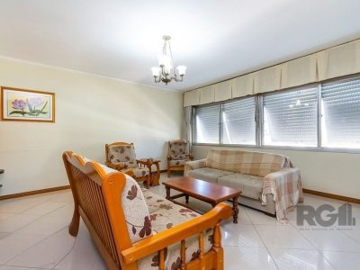 Apartamento à venda com 114m², 3 quartos, 1 suíte, 2 vagas no bairro São João em Porto Alegre - Foto 2