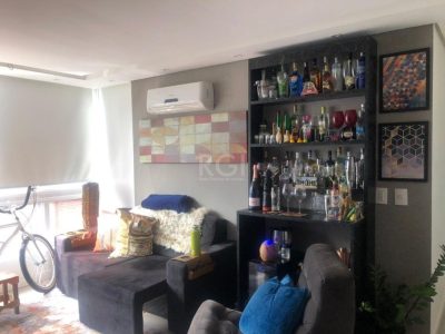 Apartamento à venda com 60m², 2 quartos, 1 suíte, 1 vaga no bairro Tristeza em Porto Alegre - Foto 3