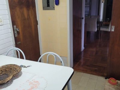 Apartamento à venda com 113m², 3 quartos, 1 suíte, 2 vagas no bairro Petrópolis em Porto Alegre - Foto 6