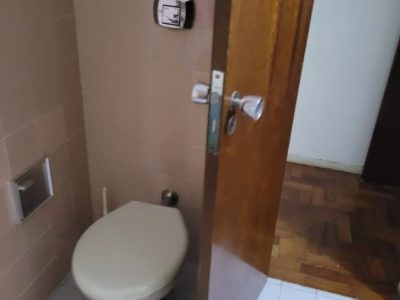 Apartamento à venda com 113m², 3 quartos, 1 suíte, 2 vagas no bairro Petrópolis em Porto Alegre - Foto 18