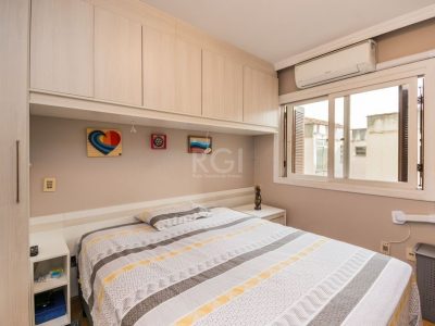 Apartamento à venda com 76m², 2 quartos, 2 suítes, 2 vagas no bairro Petrópolis em Porto Alegre - Foto 9