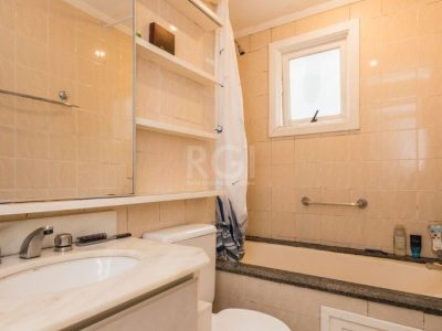 Apartamento à venda com 76m², 2 quartos, 2 suítes, 2 vagas no bairro Petrópolis em Porto Alegre - Foto 11