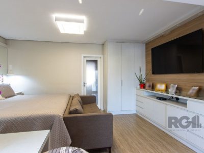 Casa à venda com 361m², 6 quartos, 1 suíte, 5 vagas no bairro Cristal em Porto Alegre - Foto 13