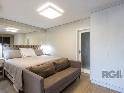 Casa à venda com 361m², 6 quartos, 1 suíte, 5 vagas no bairro Cristal em Porto Alegre - Foto 14