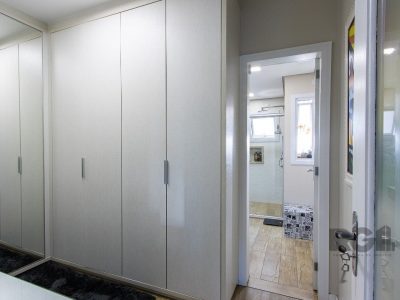 Casa à venda com 361m², 6 quartos, 1 suíte, 5 vagas no bairro Cristal em Porto Alegre - Foto 15