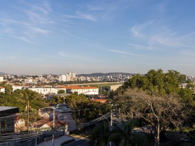 Casa à venda com 361m², 6 quartos, 1 suíte, 5 vagas no bairro Cristal em Porto Alegre - Foto 29