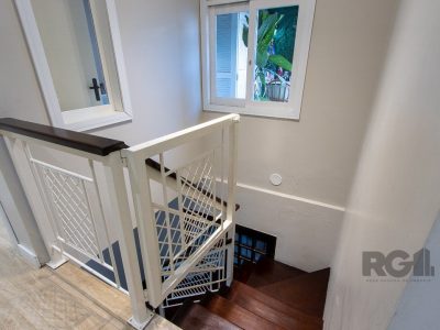 Casa à venda com 361m², 6 quartos, 1 suíte, 5 vagas no bairro Cristal em Porto Alegre - Foto 35