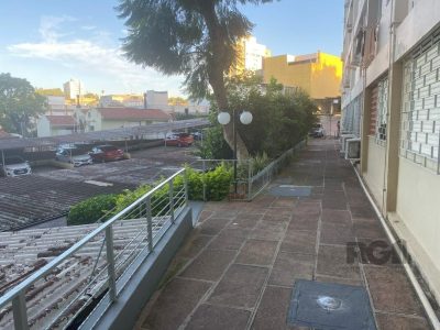 Apartamento à venda com 56m², 2 quartos, 1 vaga no bairro Azenha em Porto Alegre - Foto 4