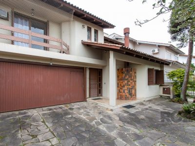 Casa à venda com 247m², 3 quartos, 1 suíte, 2 vagas no bairro Ipanema em Porto Alegre - Foto 3