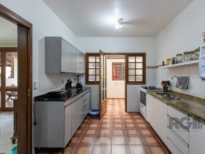 Casa à venda com 247m², 3 quartos, 1 suíte, 2 vagas no bairro Ipanema em Porto Alegre - Foto 23