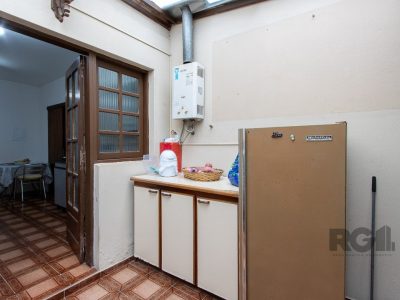 Casa à venda com 247m², 3 quartos, 1 suíte, 2 vagas no bairro Ipanema em Porto Alegre - Foto 26