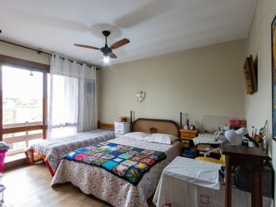 Casa à venda com 247m², 3 quartos, 1 suíte, 2 vagas no bairro Ipanema em Porto Alegre - Foto 44