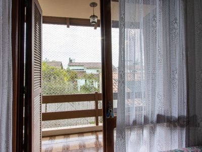 Casa à venda com 247m², 3 quartos, 1 suíte, 2 vagas no bairro Ipanema em Porto Alegre - Foto 46