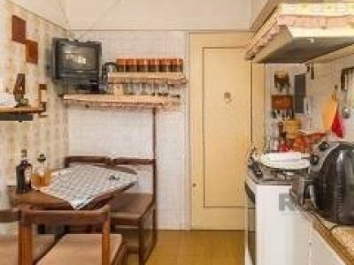 Apartamento à venda com 99m², 3 quartos, 1 suíte, 1 vaga no bairro Santana em Porto Alegre - Foto 13