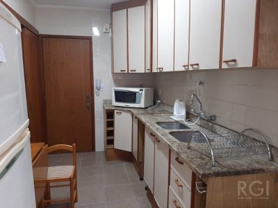 Apartamento à venda com 103m², 3 quartos, 1 suíte, 1 vaga no bairro Petrópolis em Porto Alegre - Foto 5