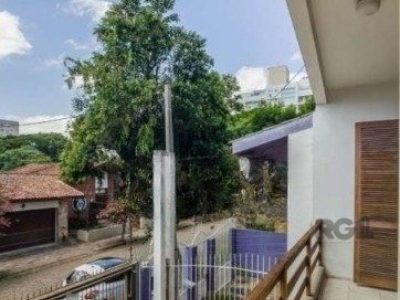 Casa à venda com 300m², 3 quartos, 1 suíte, 4 vagas no bairro Jardim Lindóia em Porto Alegre - Foto 5