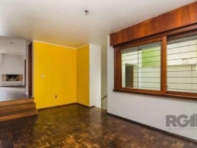 Casa à venda com 300m², 3 quartos, 1 suíte, 4 vagas no bairro Jardim Lindóia em Porto Alegre - Foto 16