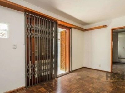 Casa à venda com 300m², 3 quartos, 1 suíte, 4 vagas no bairro Jardim Lindóia em Porto Alegre - Foto 21