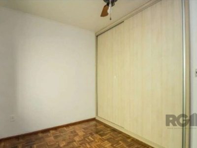 Casa à venda com 300m², 3 quartos, 1 suíte, 4 vagas no bairro Jardim Lindóia em Porto Alegre - Foto 24