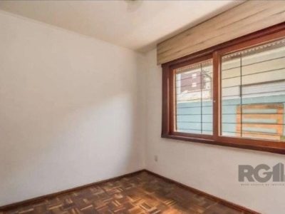 Casa à venda com 300m², 3 quartos, 1 suíte, 4 vagas no bairro Jardim Lindóia em Porto Alegre - Foto 25