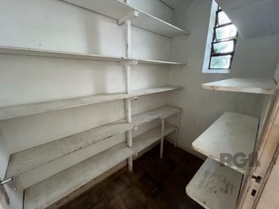 Casa à venda com 186m², 4 quartos, 4 vagas no bairro Medianeira em Porto Alegre - Foto 16