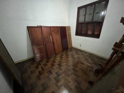 Casa à venda com 186m², 4 quartos, 4 vagas no bairro Medianeira em Porto Alegre - Foto 21