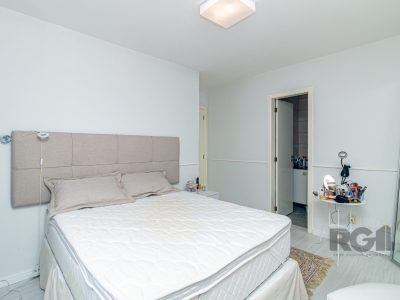 Apartamento à venda com 90m², 3 quartos, 1 suíte, 1 vaga no bairro São João em Porto Alegre - Foto 17