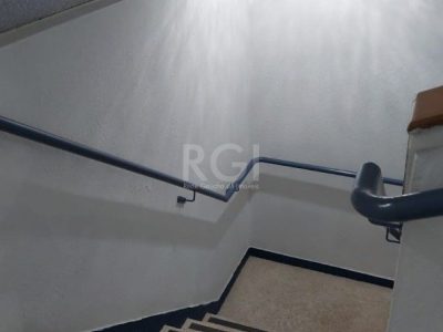 Apartamento à venda com 64m², 2 quartos no bairro Menino Deus em Porto Alegre - Foto 3