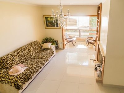 Apartamento à venda com 188m², 5 quartos, 1 suíte, 2 vagas no bairro Vila Ipiranga em Porto Alegre - Foto 3