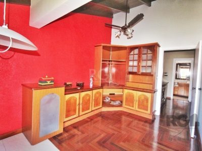 Casa à venda com 167m², 3 quartos, 1 suíte, 3 vagas no bairro Ipanema em Porto Alegre - Foto 23